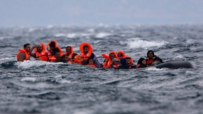 Διακινητές πέταξαν στη θάλασσα 180 μετανάστες – Φόβοι για 55 νεκρούς